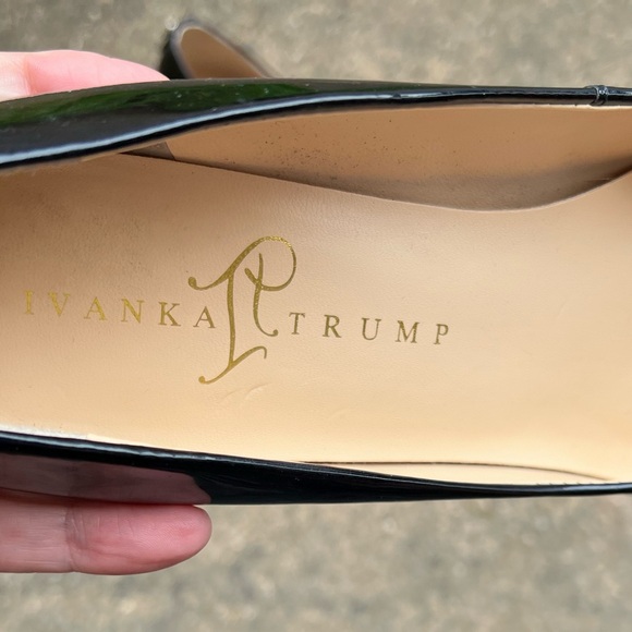 👗Ivanka Trump black pumps - Picture 2 of 7
